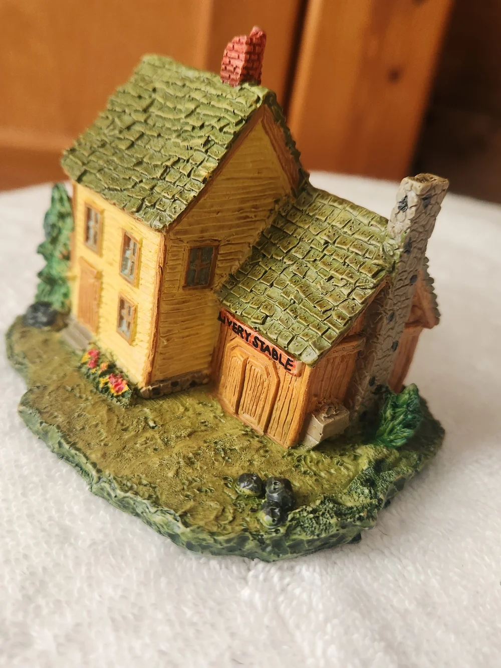Department 56 charming yellow